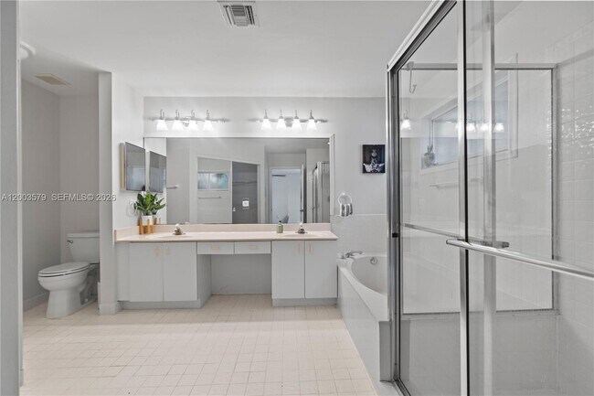 Building Photo - 237 NW 100th Ave