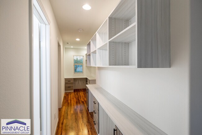 Building Photo - 91-1038 Waiilikahi St