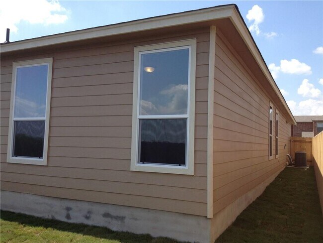 Building Photo - 13701 Abraham Lincoln St