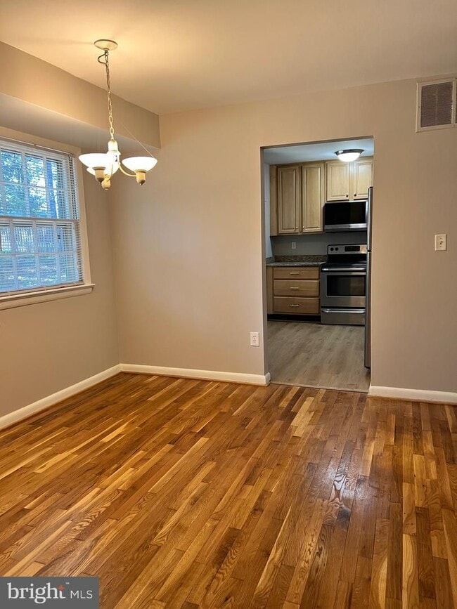Building Photo - 3900 Ivydale Dr
