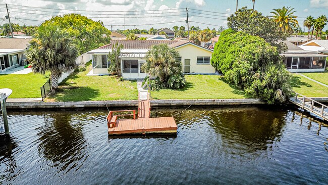 Building Photo - 4149 Floramar Ter