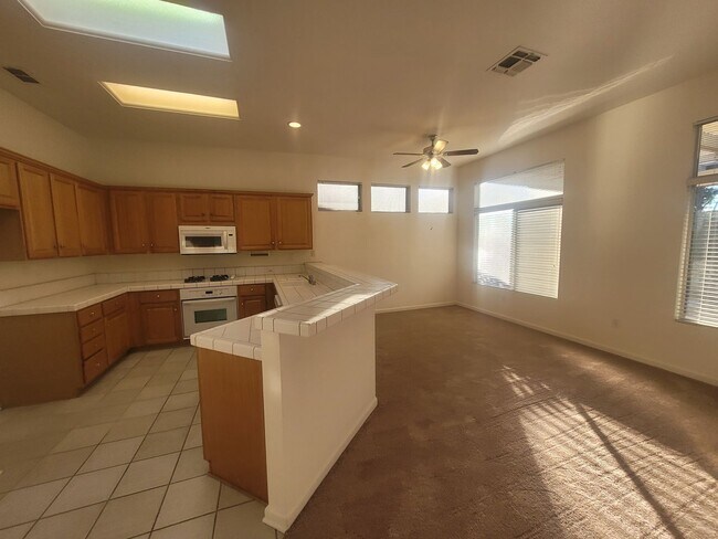 Building Photo - Sun City Roseville