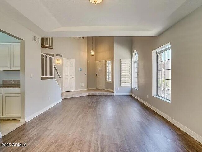 Building Photo - 16625 S 34th Way