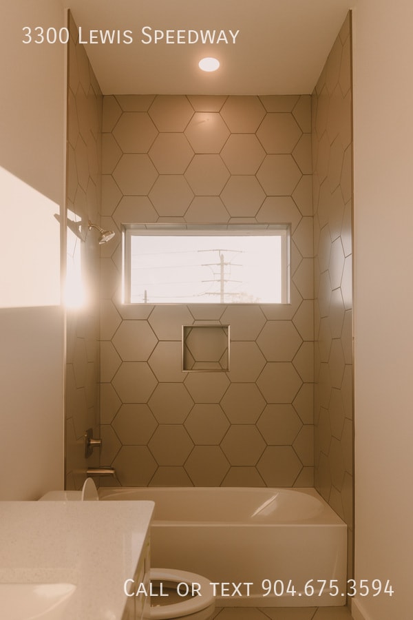 Building Photo - 3300 Lewis Speedway