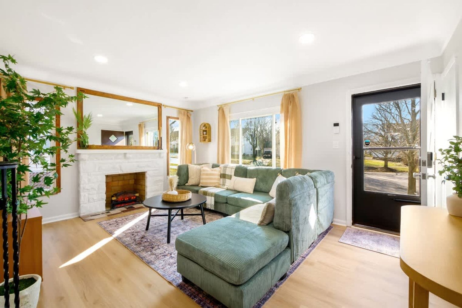 Building Photo - 6059 Maplecliff Dr