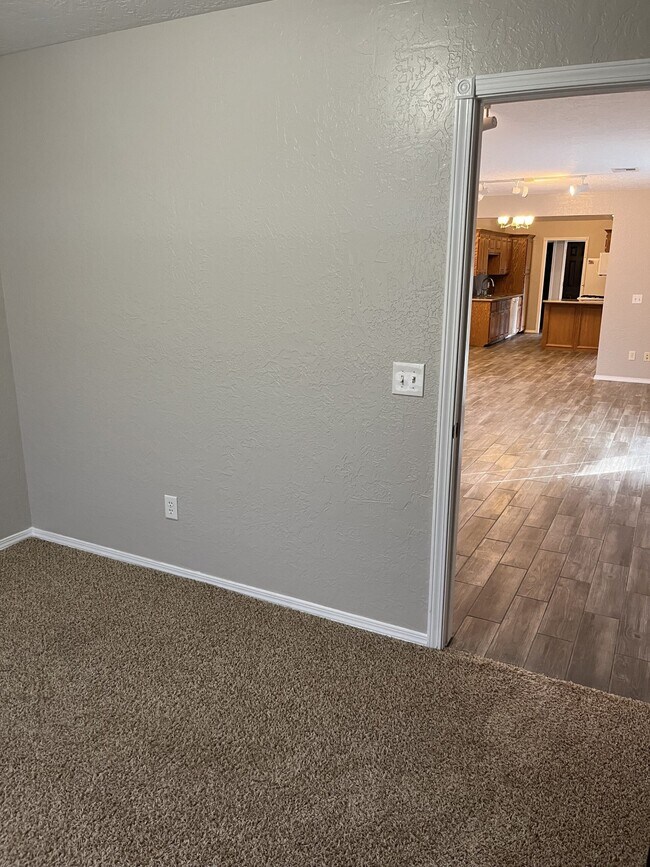 Building Photo - 68 Apple Creek Dr