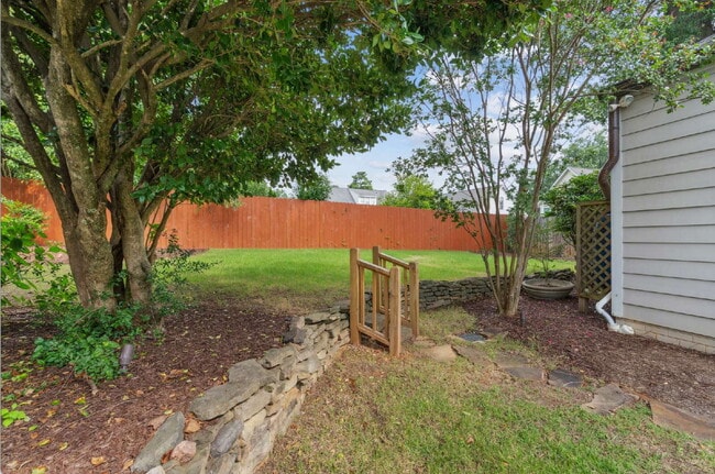 Building Photo - Charming Raleigh Retreat: 4-Bedroom Haven ...