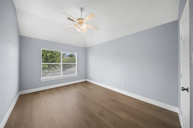 Building Photo - 3006 Brooks Ct