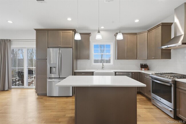 Building Photo - 108 Joyce Wy