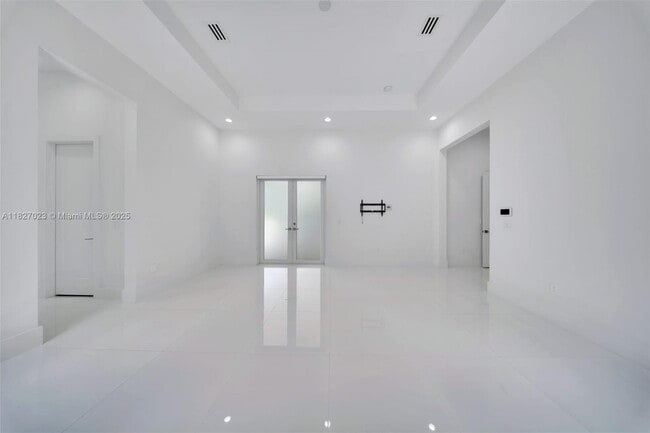Building Photo - 10203 SW 136th St