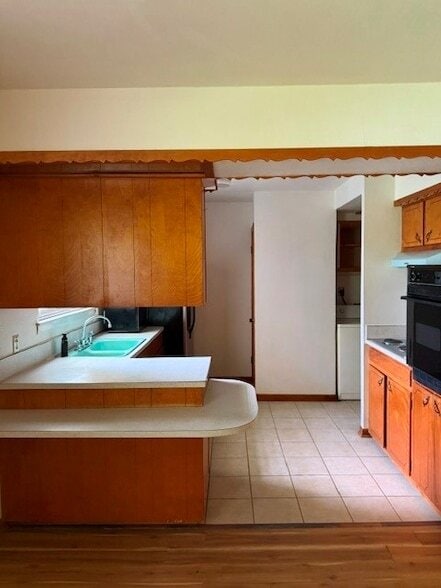 Building Photo - 1402 Hillcrest Dr