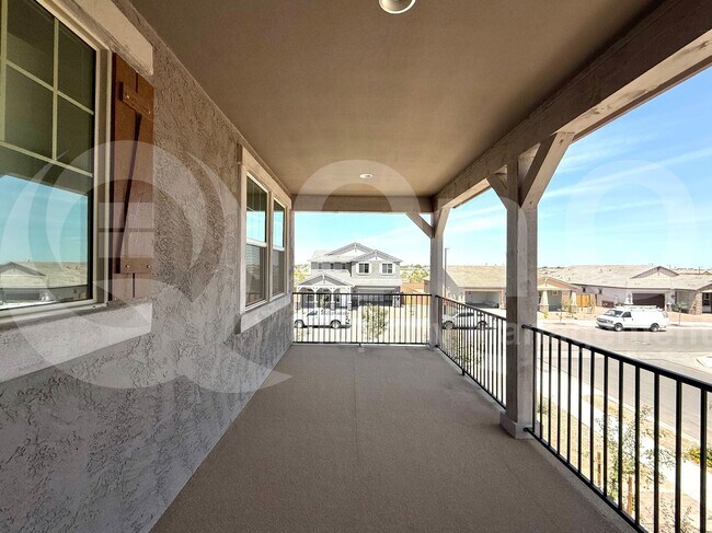 Building Photo - 19031 E Braeburn Ln