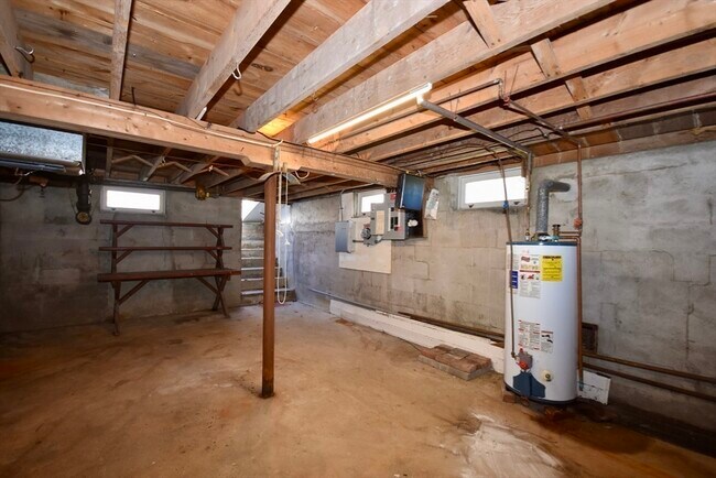 Building Photo - 17 Abington Ave