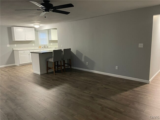 Building Photo - 104 Hills St