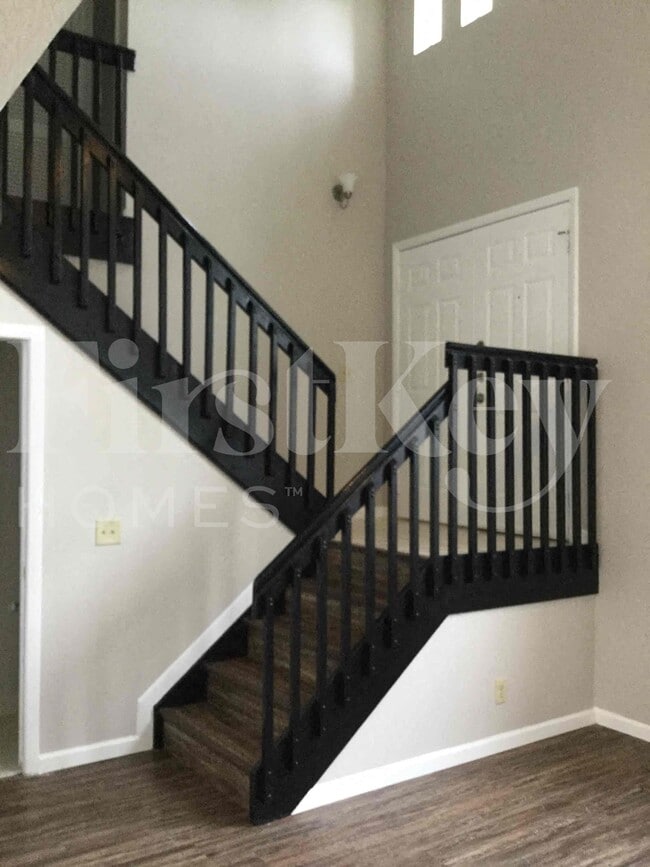 Building Photo - 3085 Lighthouse Pl