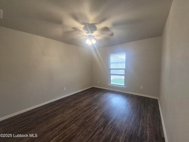 Building Photo - 2109 N Jayton Ave