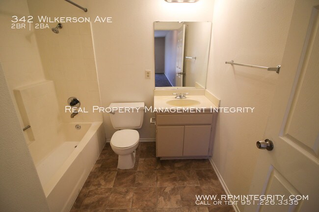 Building Photo - 2 bedroom 2 bath apartment in Perris
