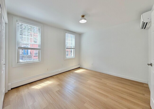 Building Photo - 432 2nd St