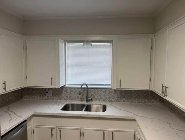 Building Photo - 3616 Ave D