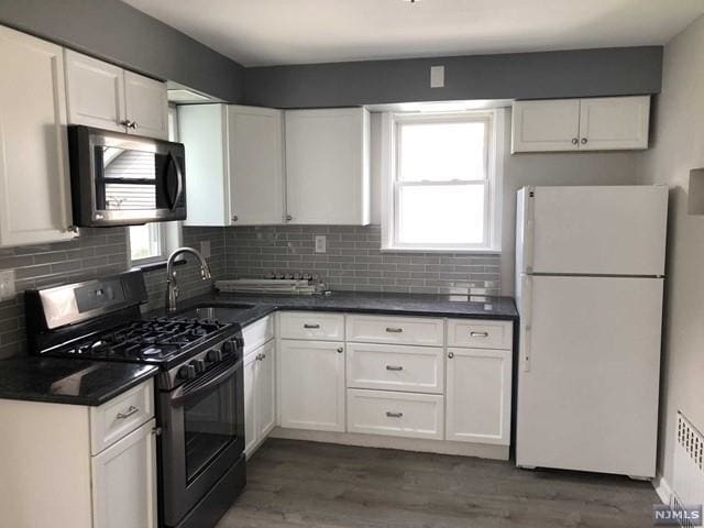 Building Photo - 166 Carmita Ave