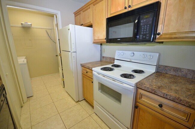 Building Photo - Windsor Park #514