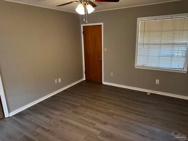 Building Photo - 5941 Leesway Blvd