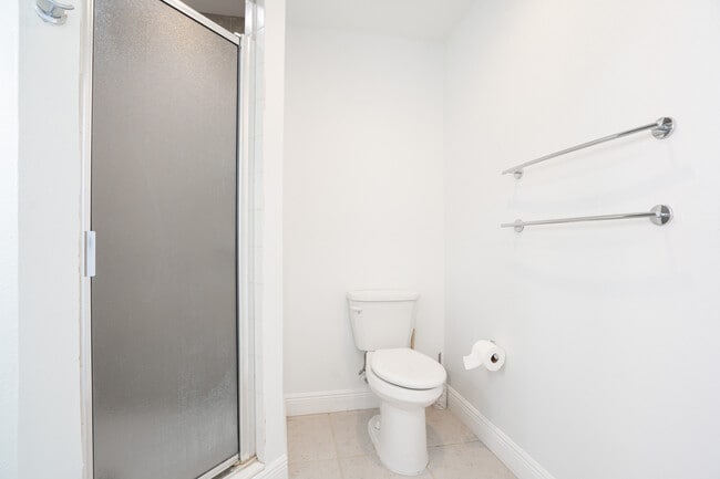 Building Photo - 2173 W Vina Del Mar Blvd