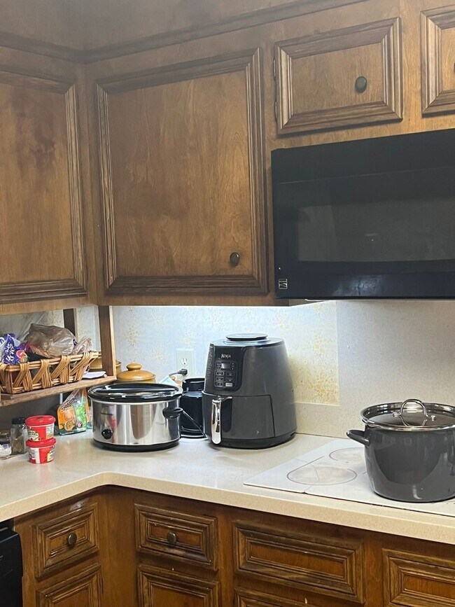 Building Photo - Spacious 3BR House in Byram