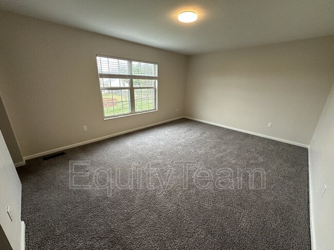 Building Photo - 2301 Old State Rte 32