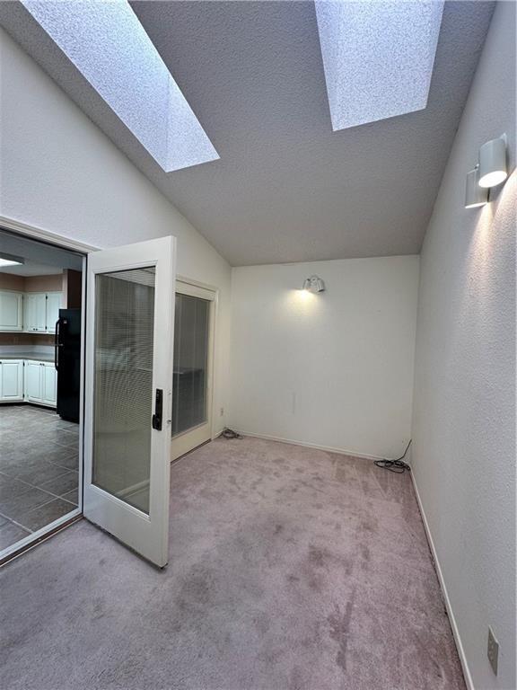 Building Photo - 8 Teresa Dr