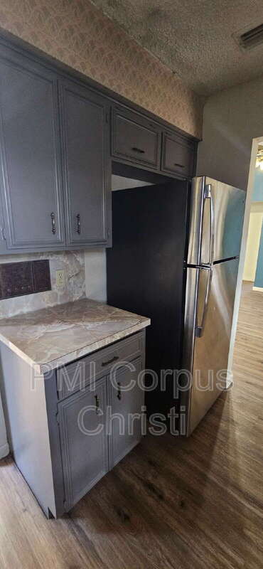 Building Photo - 6106 Angus Dr