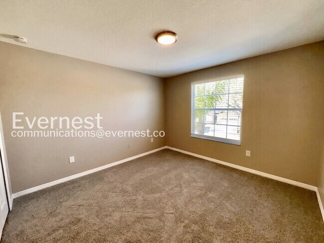 Building Photo - 11211 Flora Springs Dr