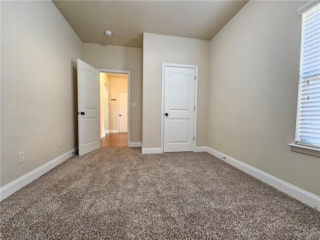 Building Photo - 2792 Misty Ivy Dr