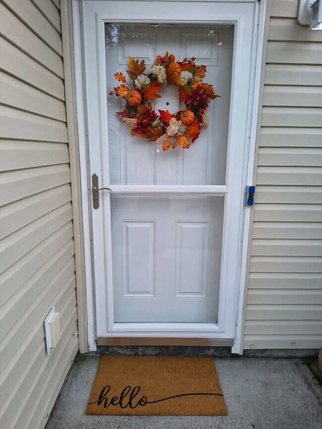 Building Photo - 130 Grand Oaks Dr