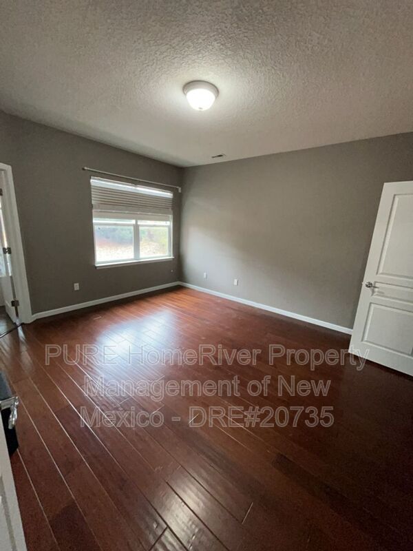 Building Photo - 10115 Avenida Vista Cerros NW