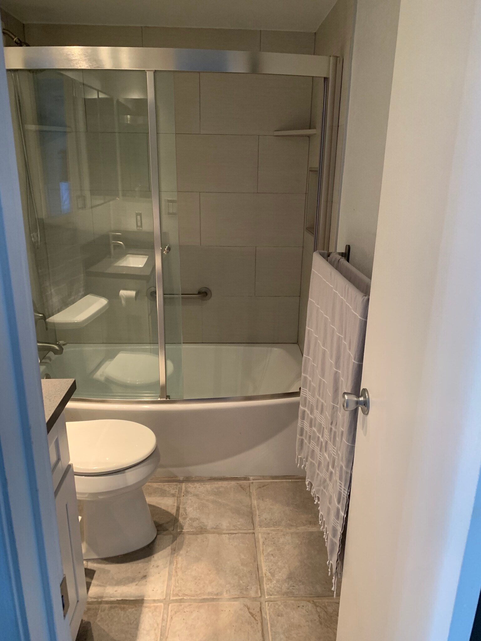 Bathroom - 4062 Georgia St