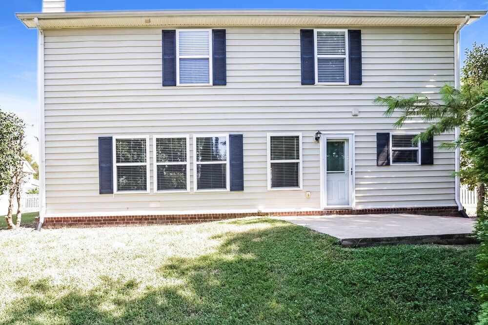 Building Photo - 5823 Roxbury Dr