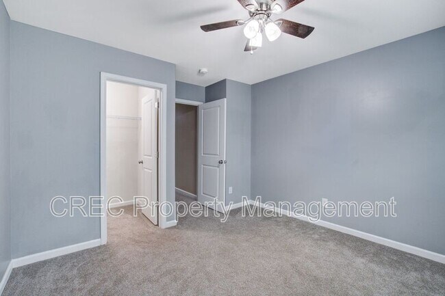 Building Photo - 202 Center Hill Ct