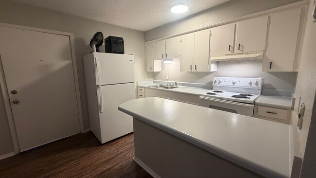 Building Photo - CROOKS LANE