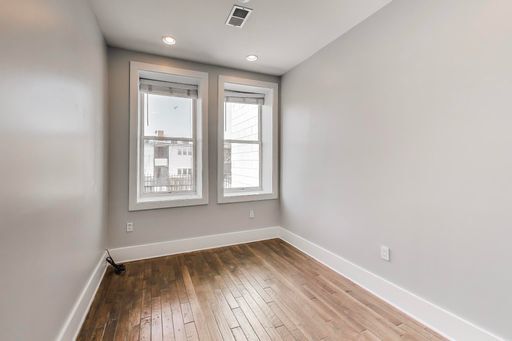 Building Photo - 1220 19th St NE