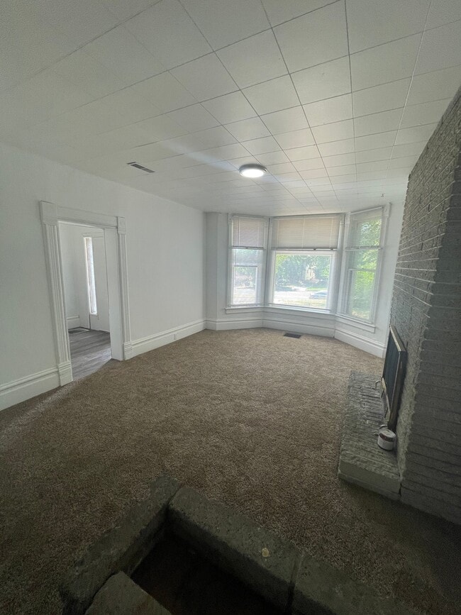 Building Photo - 221 S 1000 E