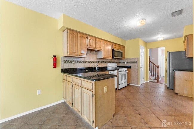 Building Photo - 36 Sassafras Ct