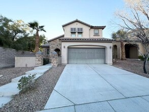 Building Photo - Lovely move-in ready Summerlin community with 3 bedrooms and 2.5 baths House