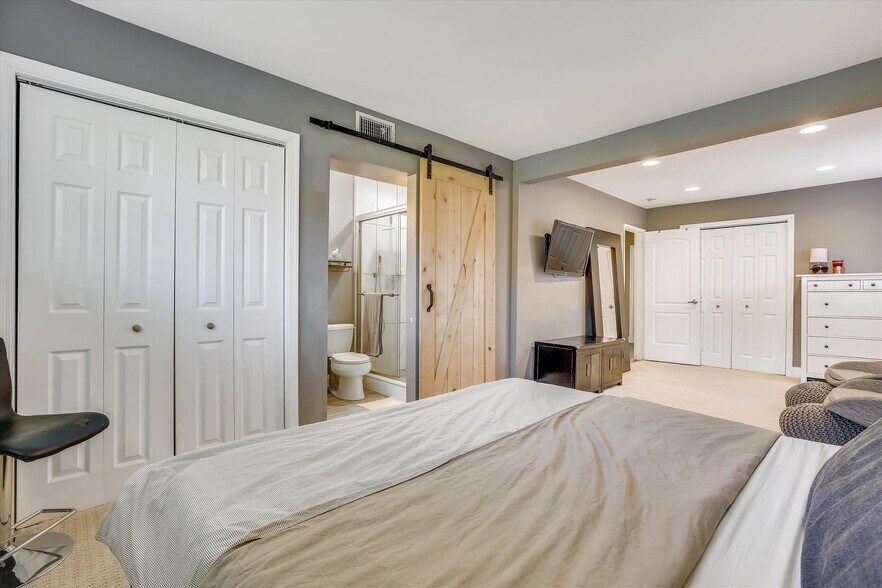 Master bedroom - 13810 Parkland Dr
