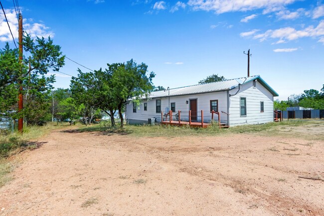 Building Photo - 864 Driftwood Ln