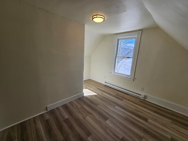 Building Photo - 227 Rockingham St