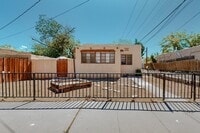 Building Photo - 212 Mesa St SE