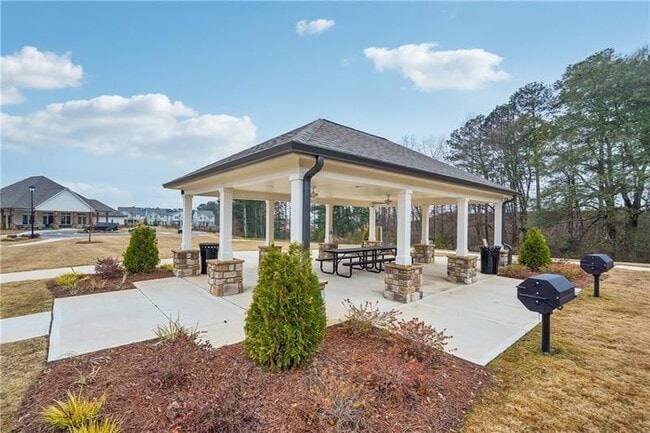 Building Photo - 204 Silverleaf Trl