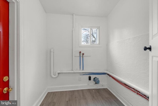 Building Photo - 221 Broadway St