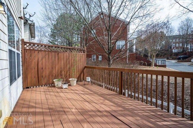 Building Photo - 1732 Highlands View Dr